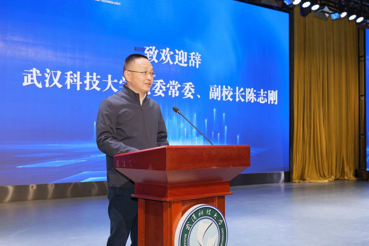 澳门十大网投正规官网平台党委常委副校长陈志刚0870杨璨摄