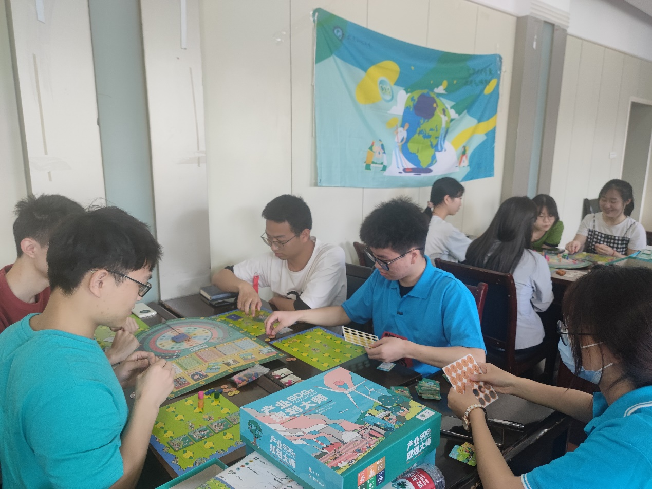 澳门十大网投正规官网平台资源与环境工程学院举办桌游科普活动：以桌游形式传达双碳理念